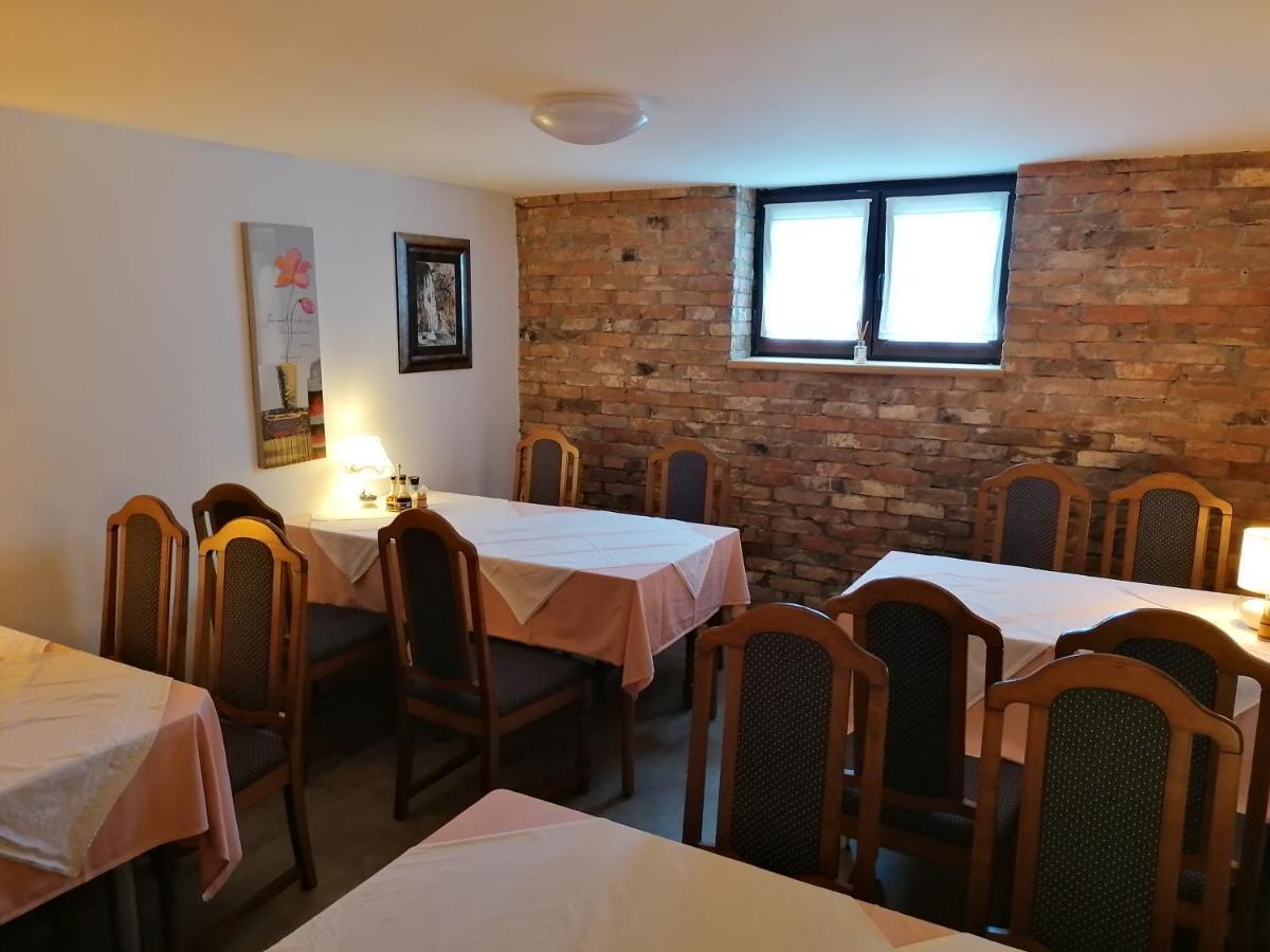 House Izvor Hotel Jezerce Eksteriør billede