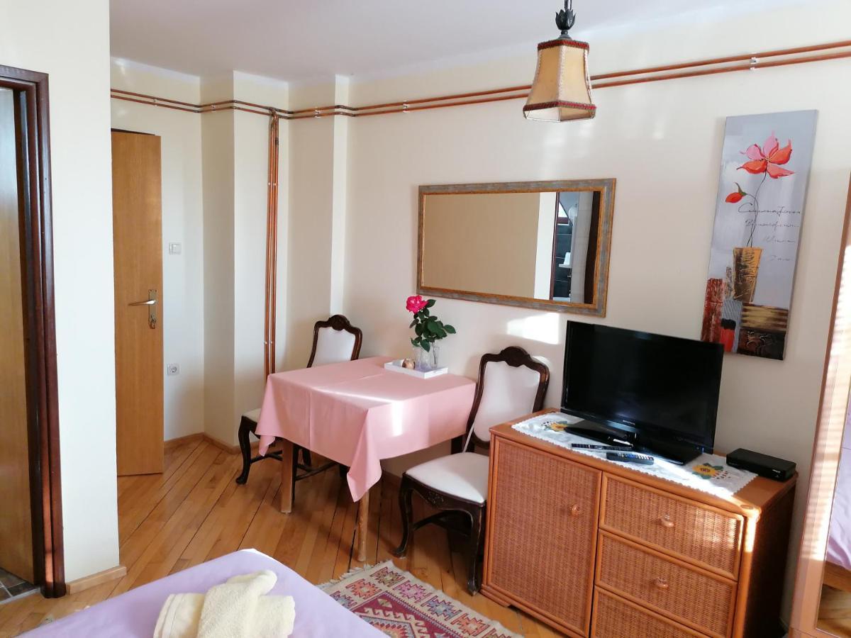 House Izvor Hotel Jezerce Eksteriør billede