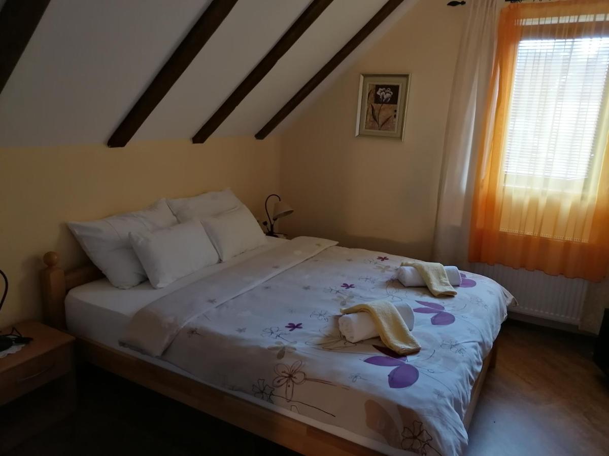 House Izvor Hotel Jezerce Eksteriør billede