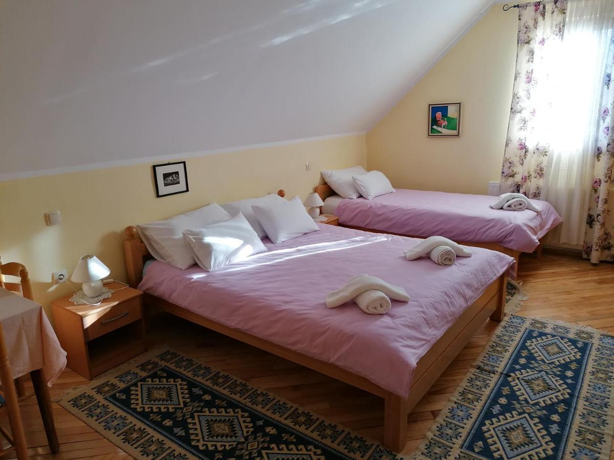 House Izvor Hotel Jezerce Eksteriør billede
