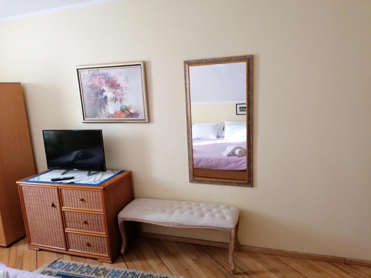 House Izvor Hotel Jezerce Eksteriør billede