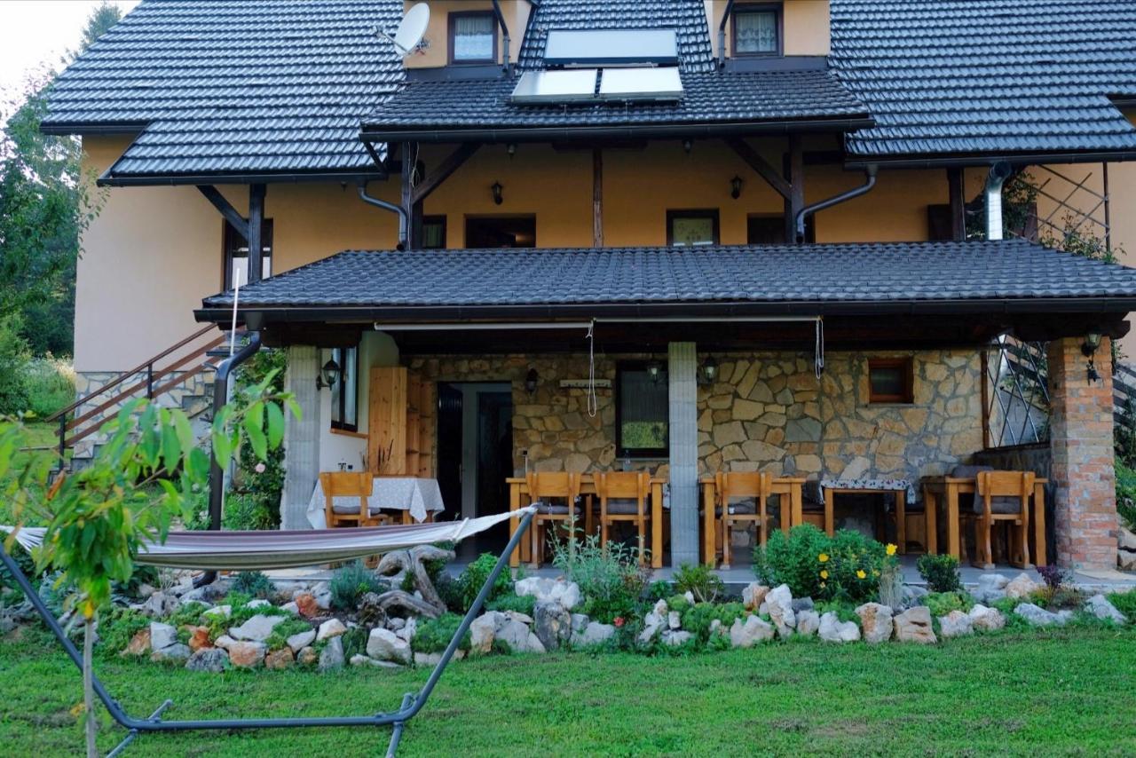House Izvor Hotel Jezerce Eksteriør billede